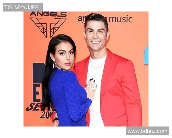 足球明星未婚妻的生活揭秘她们如何支持爱人的职业生涯与个人成长