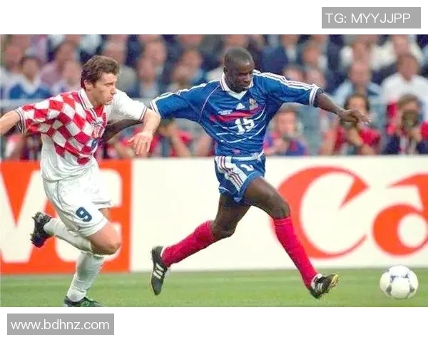 回顾2002年法国足球明星的辉煌成就与传奇瞬间